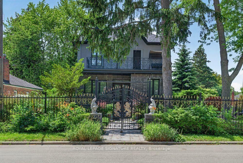 Property Photo: 32 Cliffcrest Drive ON M1M 2K2