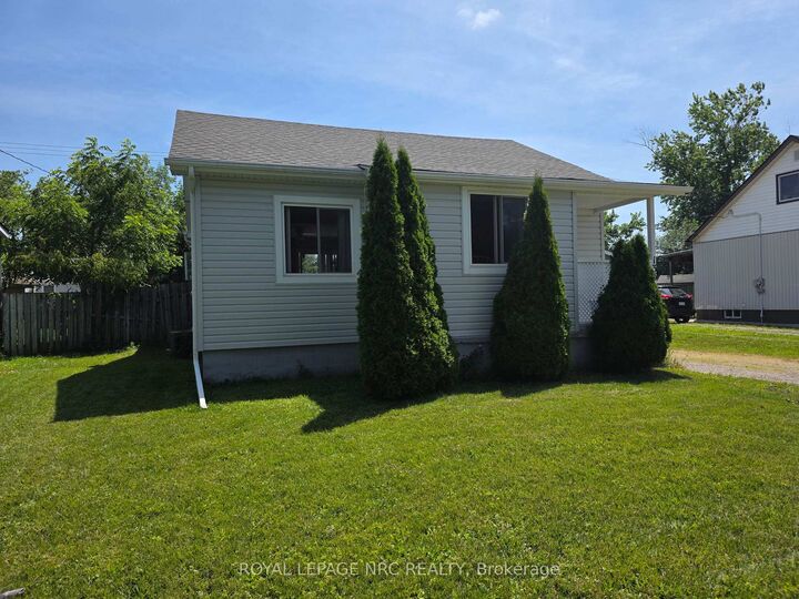 Property Photo: 135 McArthur Avenue ON L3B 2J8