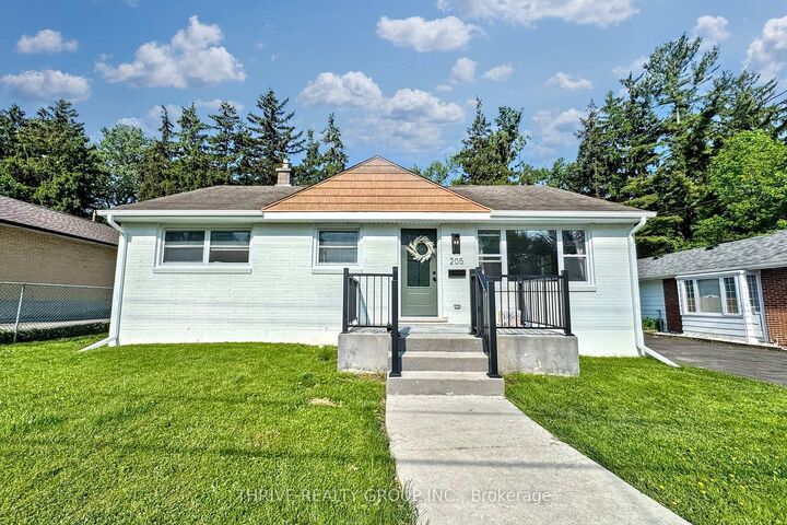 Property Photo: 205 Trowbridge Avenue Upper ON N6J 3M2