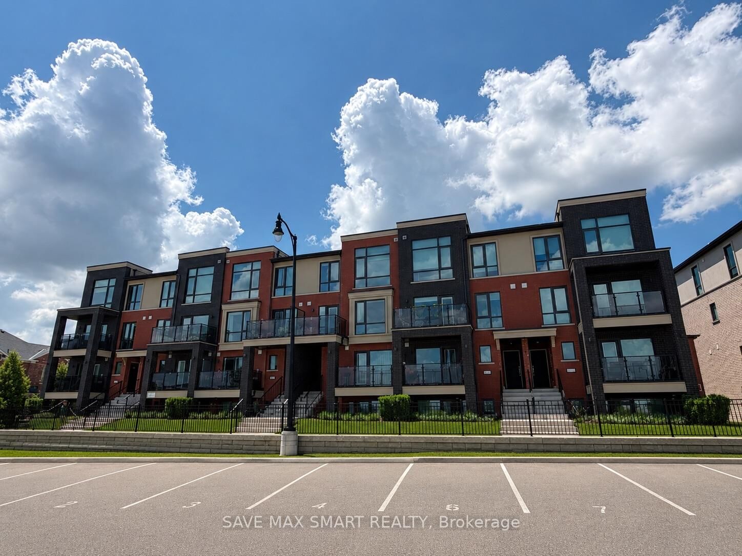 Property Photo:  165 Veterans Drive 15  ON L7A 5L2 