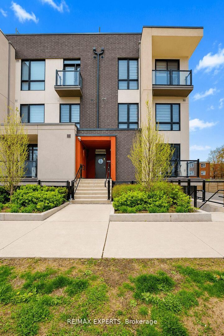 Property Photo: 8 Marquette Avenue 7 ON M6A 0E1