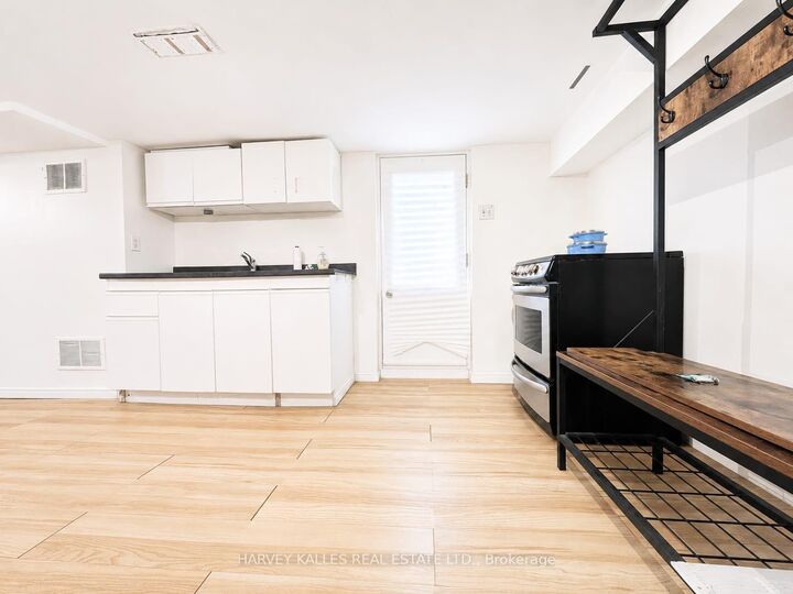 Property Photo:  327 Howland Avenue Bsmnt  ON M5R 3C1 