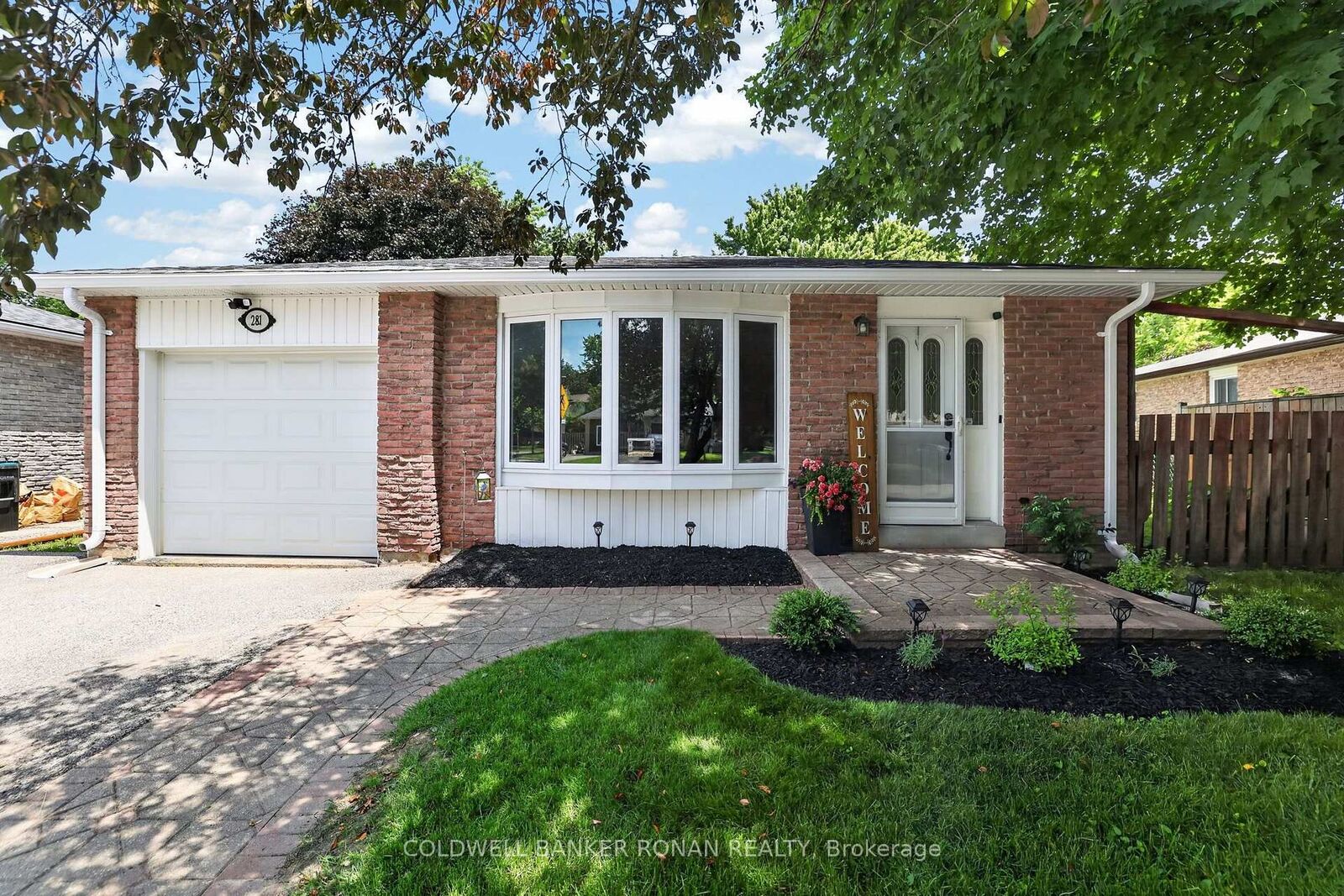 Photo de la propriété:  281 Tupper Boulevard  ON L9R 1A8 
