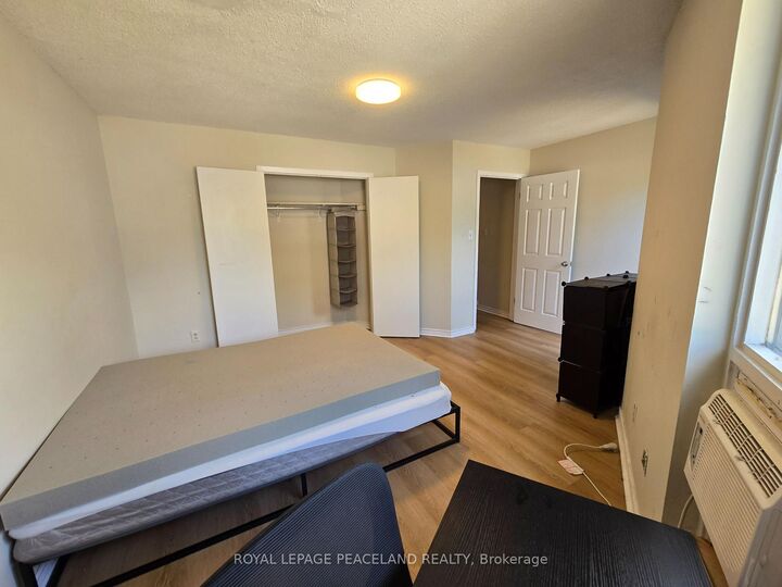Property Photo:  558 Spadina Crescent 6  ON M5S 2J9 