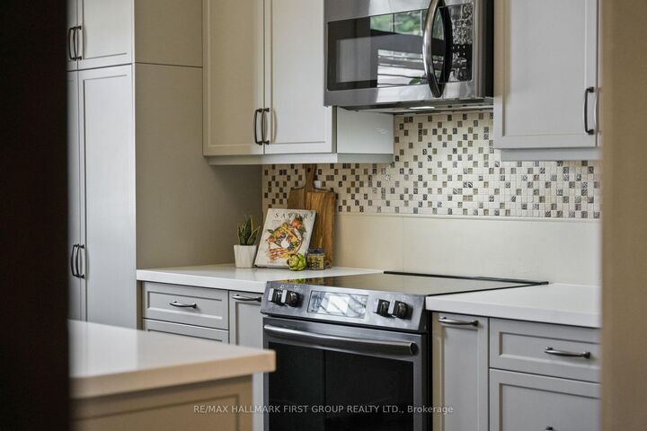 Property Photo: 274 Ridout Street ON L1A 1P5