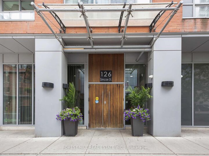 Property Photo: 126 Simcoe Street 1407 ON M5H 4E6