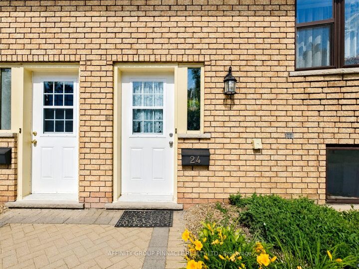 Property Photo: 115 Mary Street W 24 ON K9V 2N7