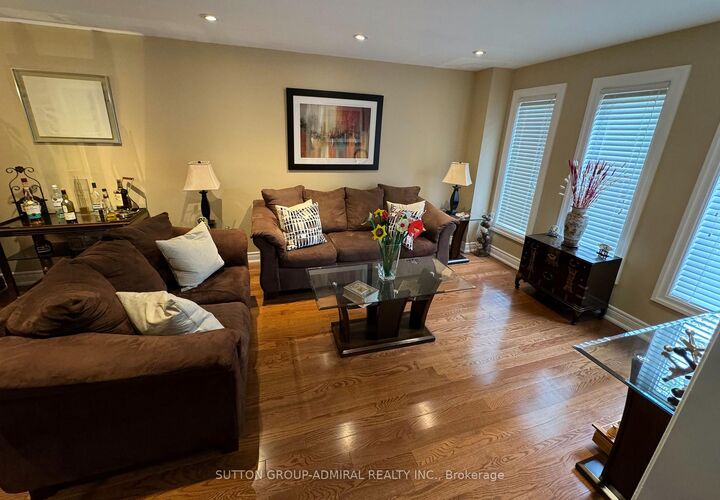 Property Photo: 148 Mountbatten Road ON L4J 7W2