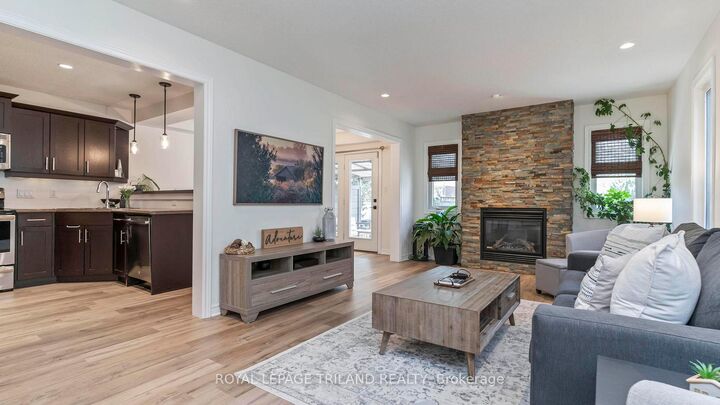 Property Photo:  34 Pine Valley Drive  ON N5P 0A9 