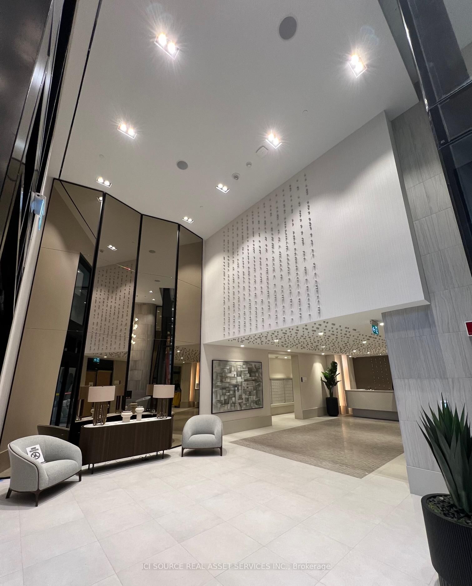 Property Photo:  2020 Bathurst Street 732  ON M5P 0A6 