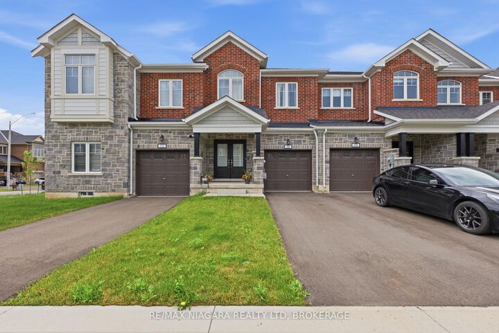 56 Sapphire Way — photo 1