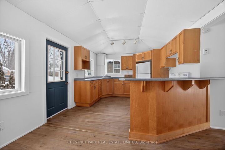 Property Photo: 3410 Beachview Avenue ON L0K 1G0