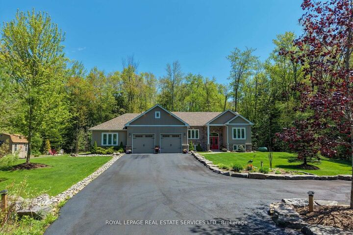1045 Tower Crescent — photo 1