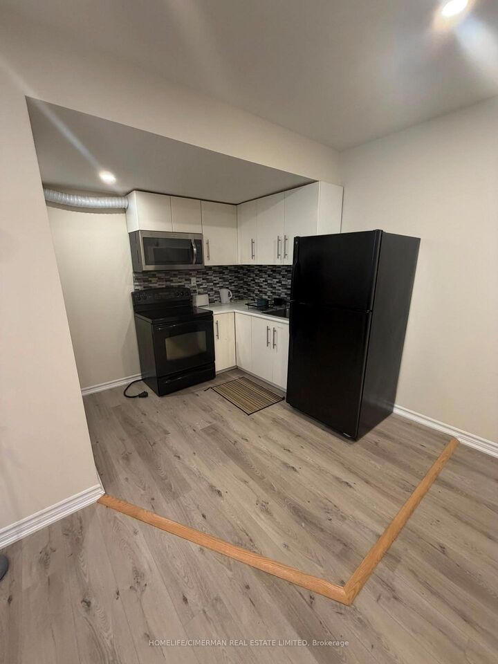 Property Photo:  92 Alexis Boulevard Basement Unit 1  ON M3H 2P7 