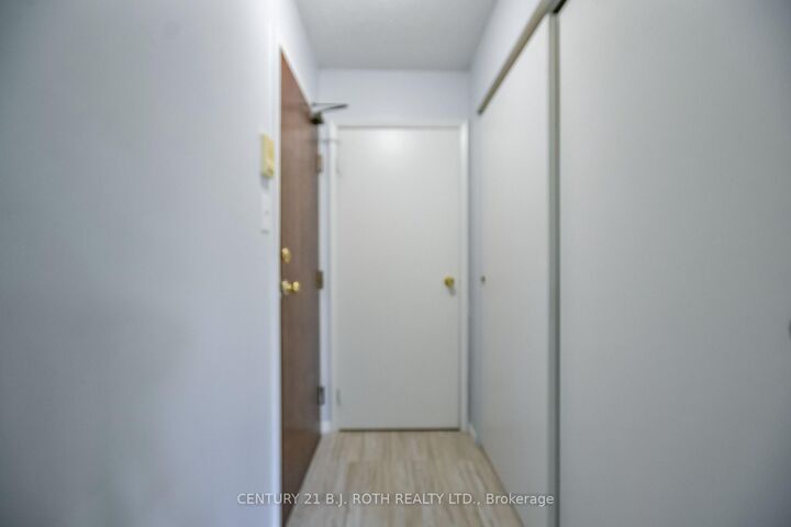 Property Photo:  163 Edgehill Drive D11  ON L4N 1L9 