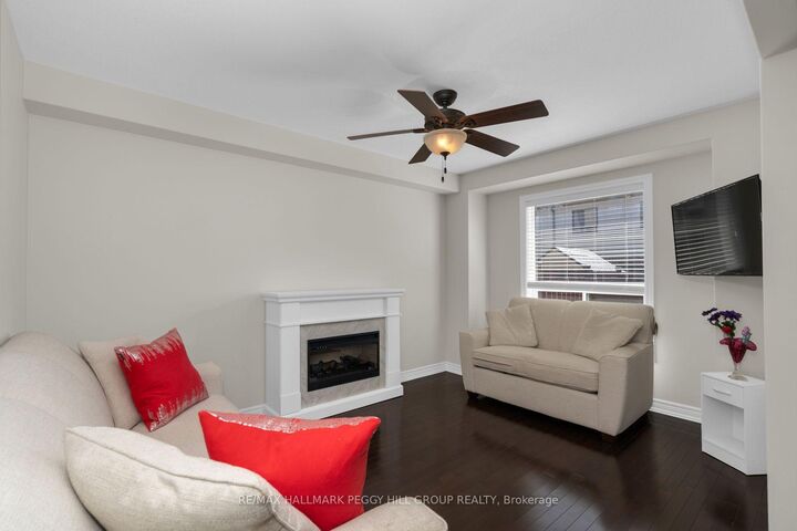 Property Photo: 985 Cook Drive ON L4R 0E4