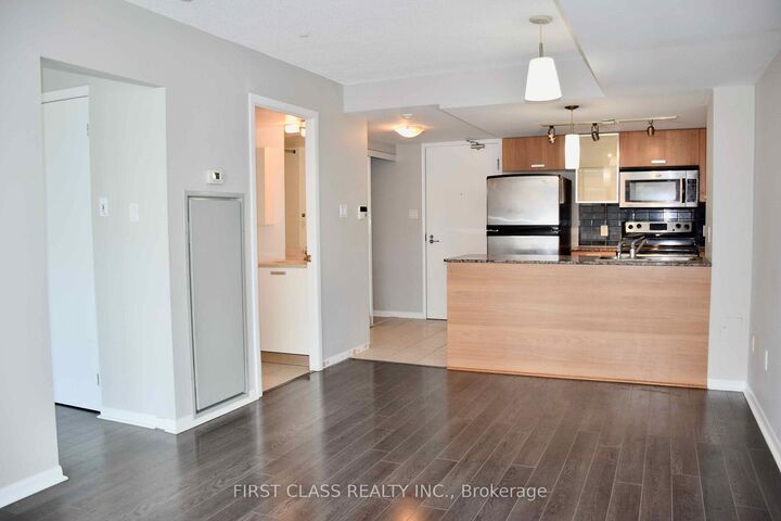 Property Photo: 37 Grosvenor Street 1406 ON M4Y 3G5