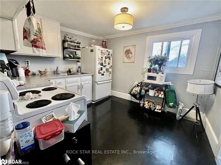 Property Photo:  36 Lake Street 2  ON L2R 5W8 