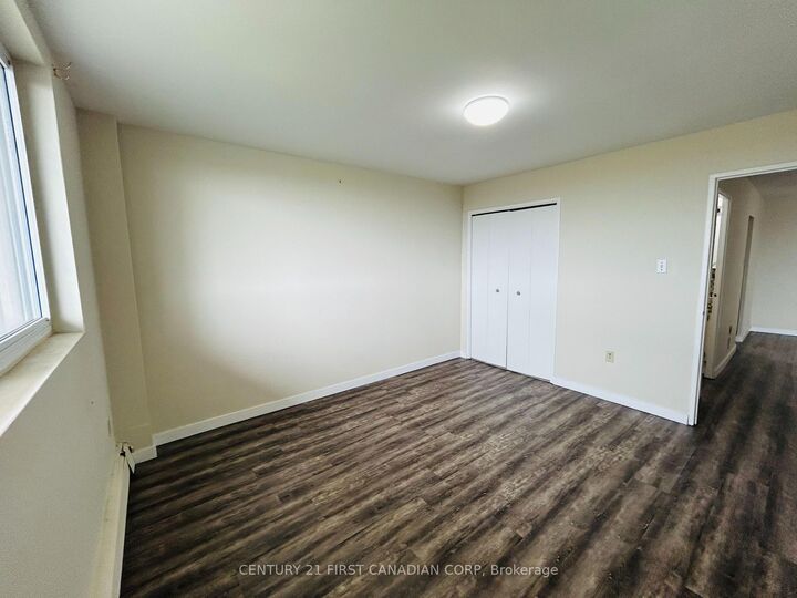 Property Photo:  573 Mornington Avenue 1009  ON N5Y 4T9 