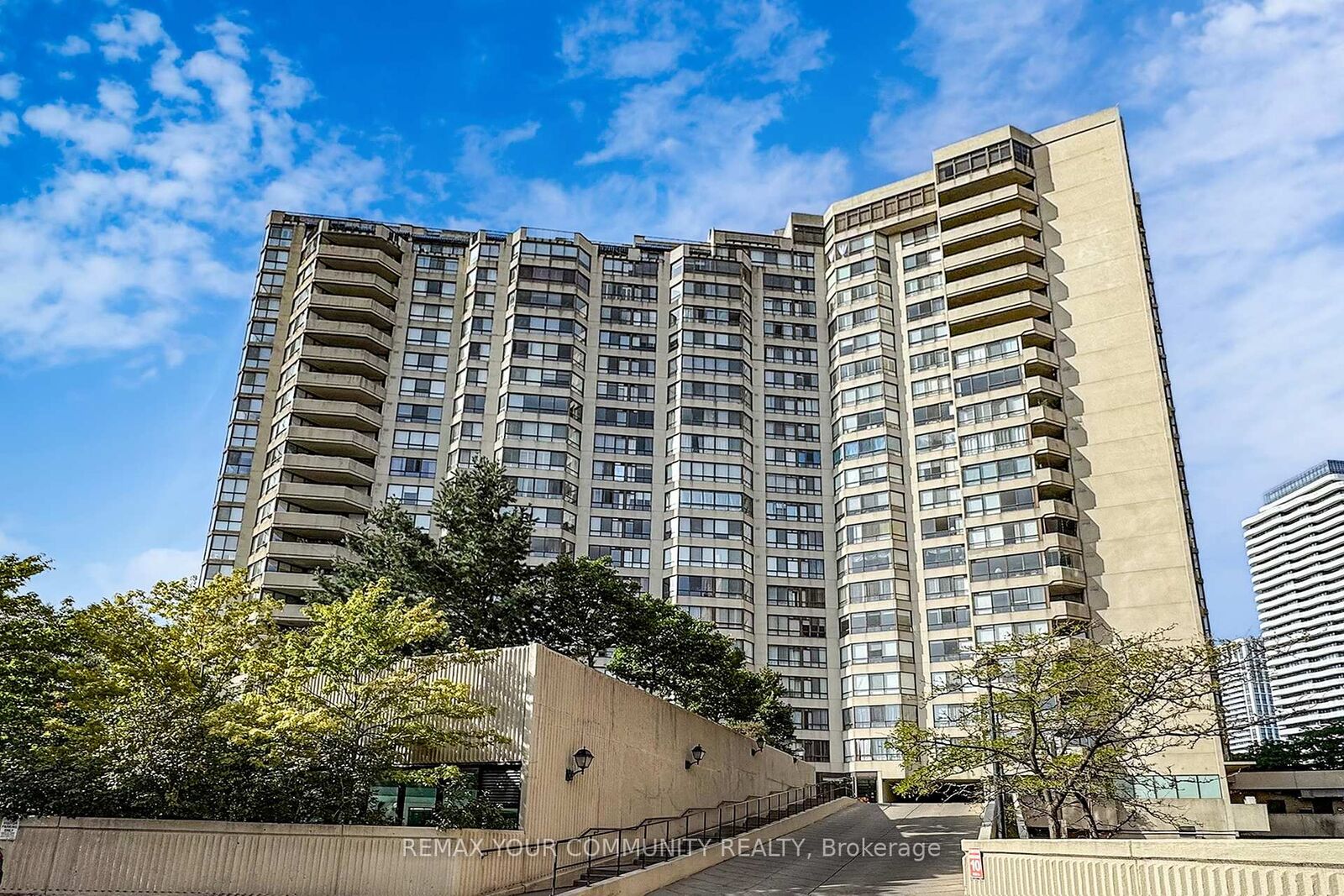 Property Photo:  5444 Yonge Street 1609  ON M2N 6J4 