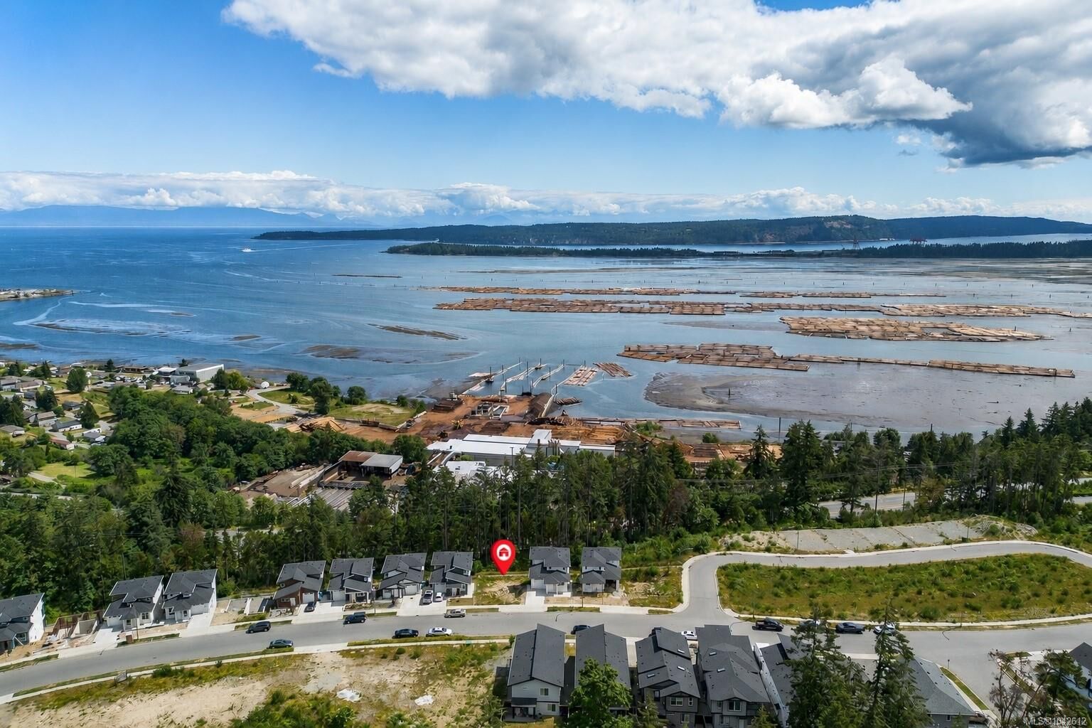 Property Photo: 945 Harbour View St BC V9R 0K5