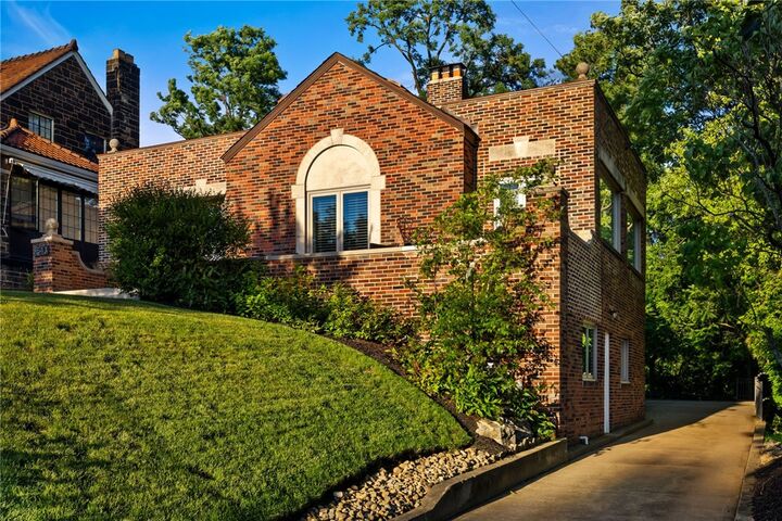Property Photo:  2543 Beechwood Blvd  PA 15217 