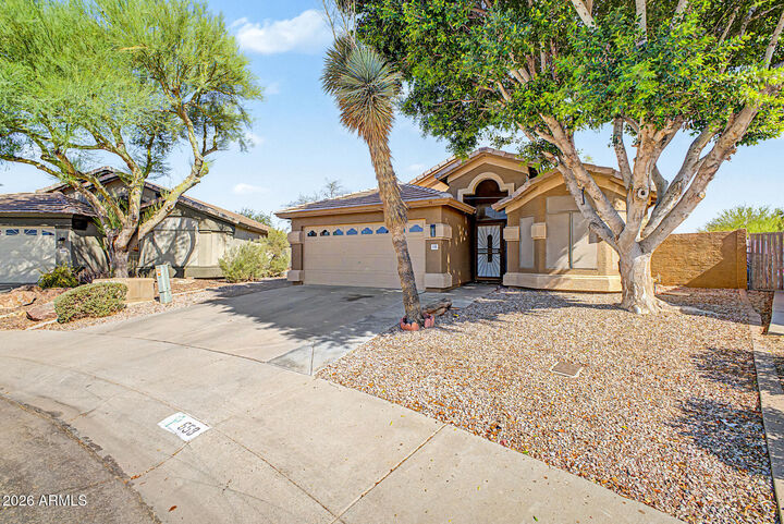 Property Photo: 558 W Bluefield Avenue AZ 85023