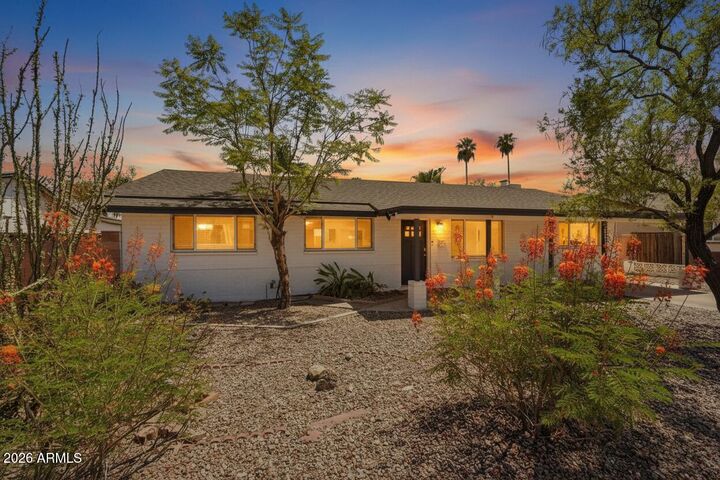 Property Photo: 6937 E Moreland Street AZ 85257