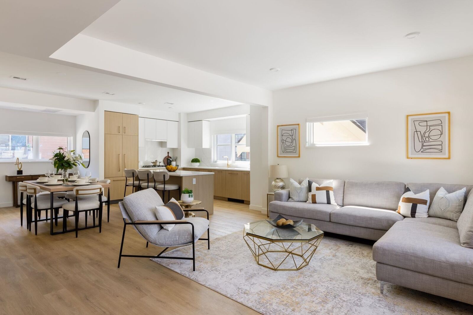 Property Photo: 604 Rochester Avenue BC V3K 0J8