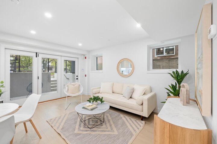 Property Photo:  2135 E Pender Street 102  BC V5L 1X3 