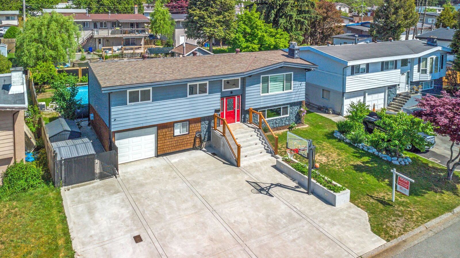 Property Photo: 31921 Starling Avenue BC V2V 4T8