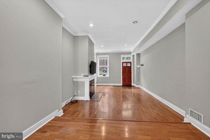 Property Photo:  1537 5th Street NW  DC 20001 