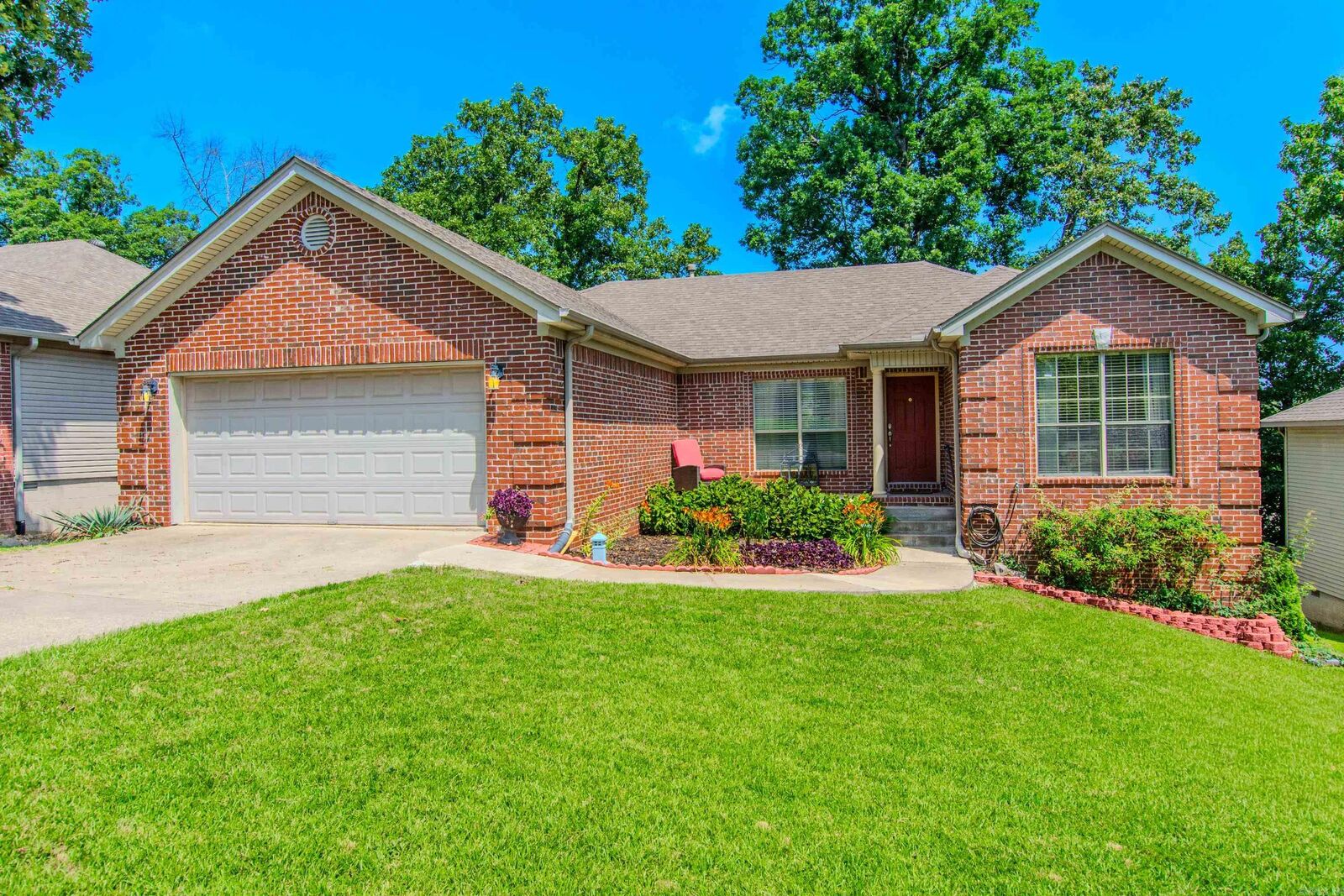 Property Photo: 3044 Woodruff Creek Drive AR 72120