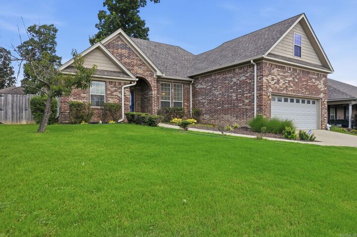 Property Photo:  5400 Glenn Cove  AR 72022 