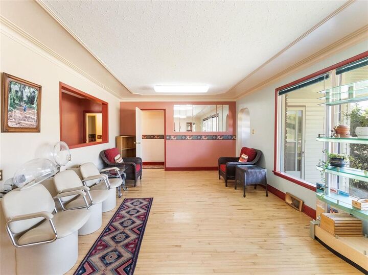 Property Photo:  190 Main Street  MB R1A 1R6 
