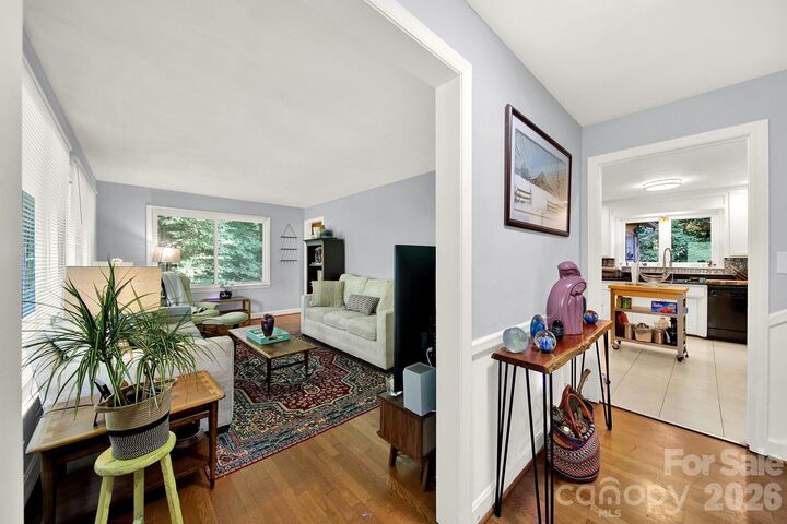Property Photo: 2311 Laurelwood Circle NC 28214