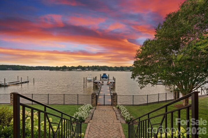 Property Photo:  3423 Governors Island Drive  NC 28037 