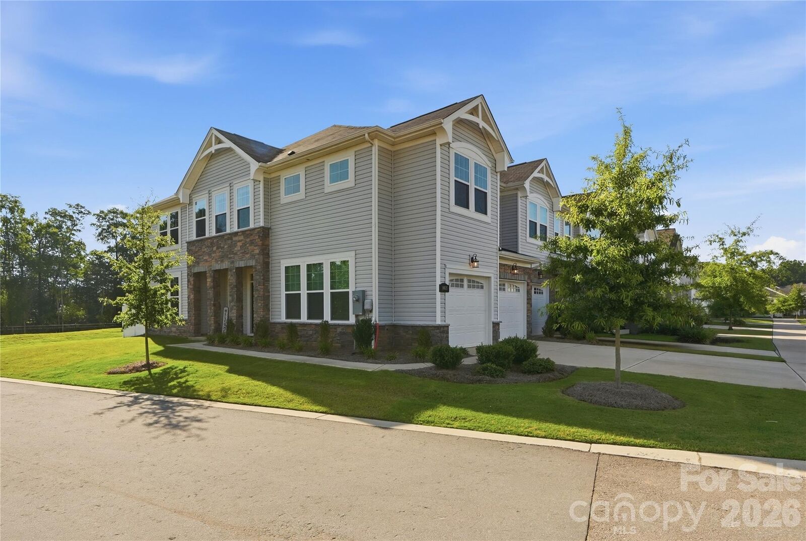 Property Photo: 14618 Tamarack Drive NC 28278