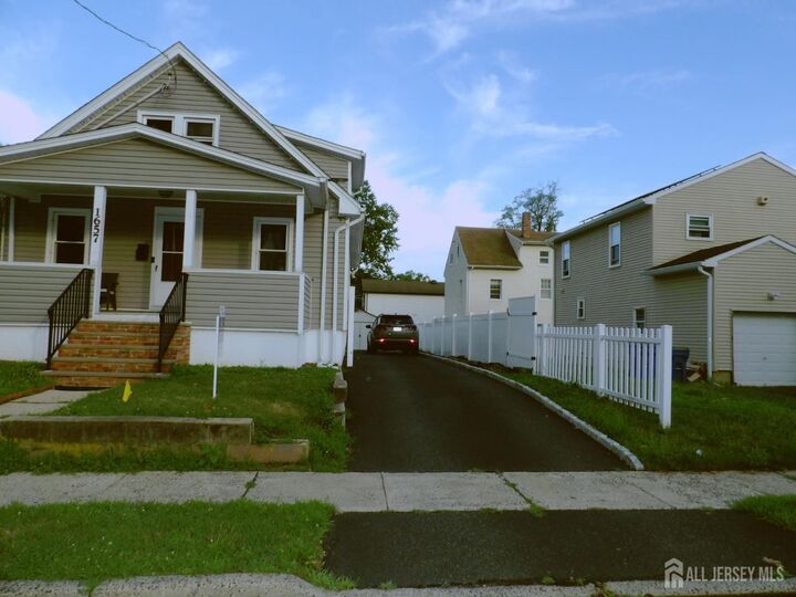 Property Photo:  1657 3rd Street   09954 