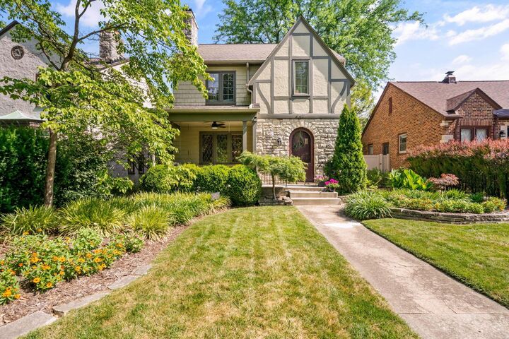 Property Photo:  2416 N Havenwood Drive  OH 43209 