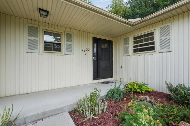 Property Photo:  5820 Stoney Creek Court  OH 43235 