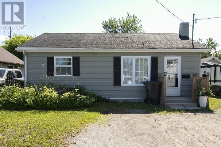 Property Photo: 82 Cameron Ave ON P6B 4X2