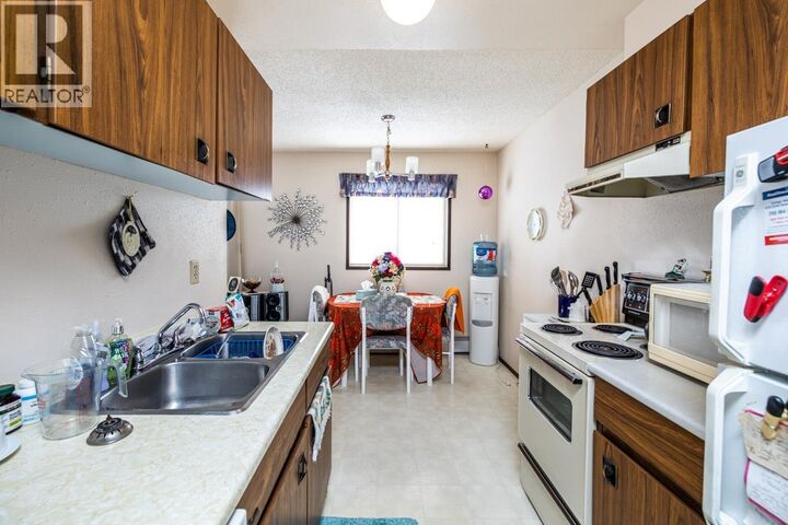 Property Photo:  1775 6th Avenue  BC V2L 3N7 