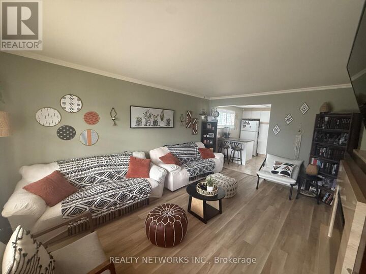 Property Photo:  556 Maple Street South  ON P4N 2A3 