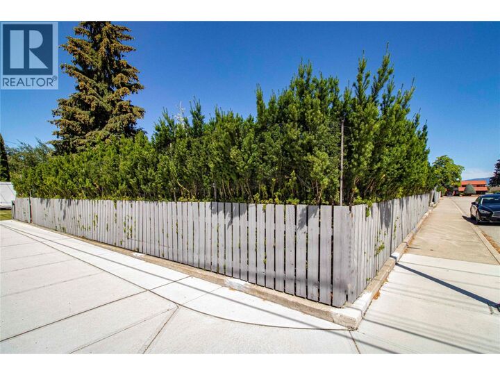 105 Lee Avenue — photo 1