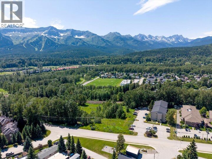 Property Photo: 65 Cokato Road 209 BC V0B 1M4