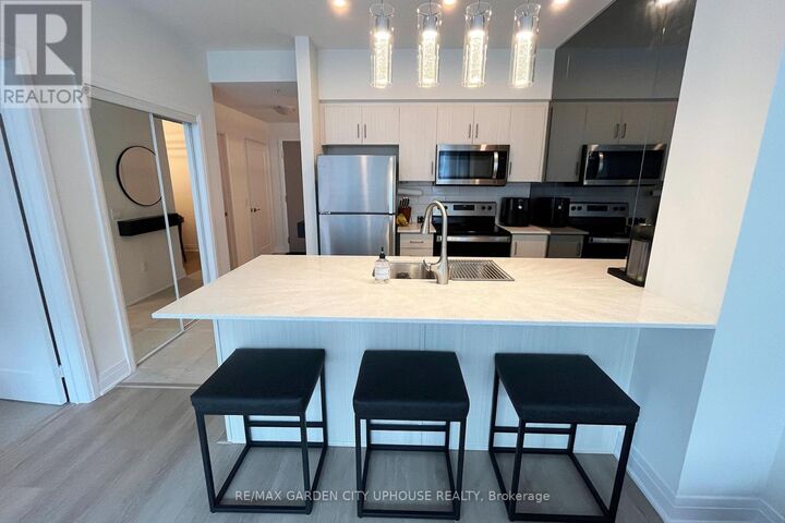 Property Photo: 16 Concord Place 336 ON L3M 0J1