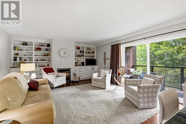 Property Photo:  313 Macdonald Ave # 301  ON P6B 5Y9 
