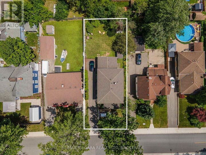 Property Photo: 30 Shotwell Street ON L3C 1N8