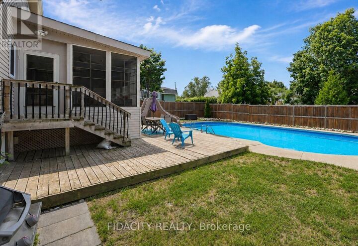 Property Photo: 13 Poole Creek Crescent ON K2S 1T6